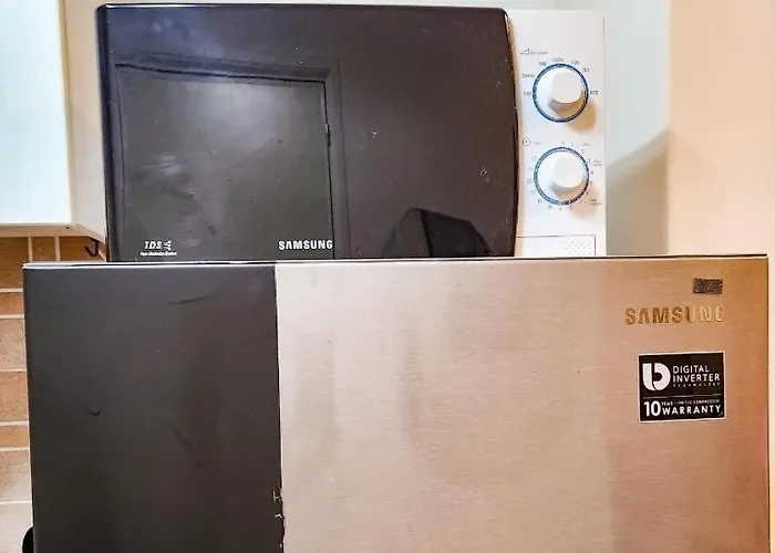 Gaming 2br In Makati With View Arcade Netflix Apartment Manila