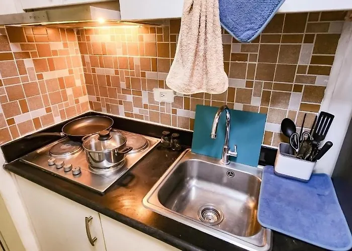 Gaming 2br In Makati With View Arcade Netflix Apartment